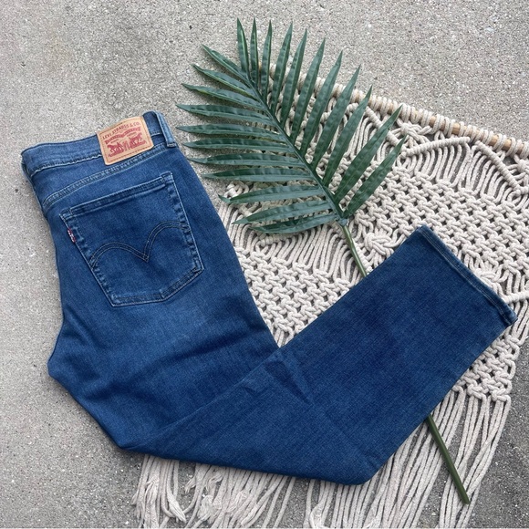 Levi’s Distressed Cropped Jeans Size 29 - Boyfriend - Picture 1 of 7